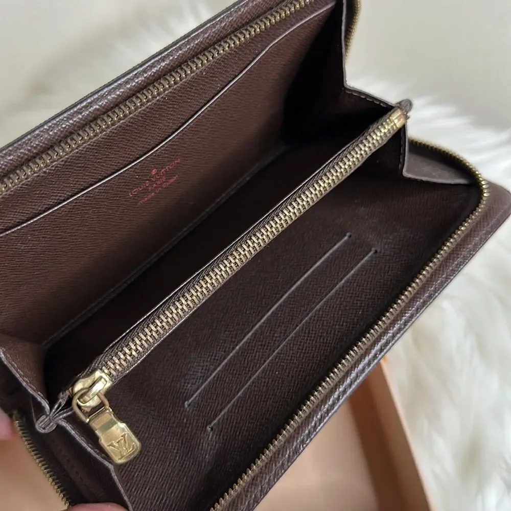 💯 Authentic Damier Ebene Zipped Long Wallet 🍀